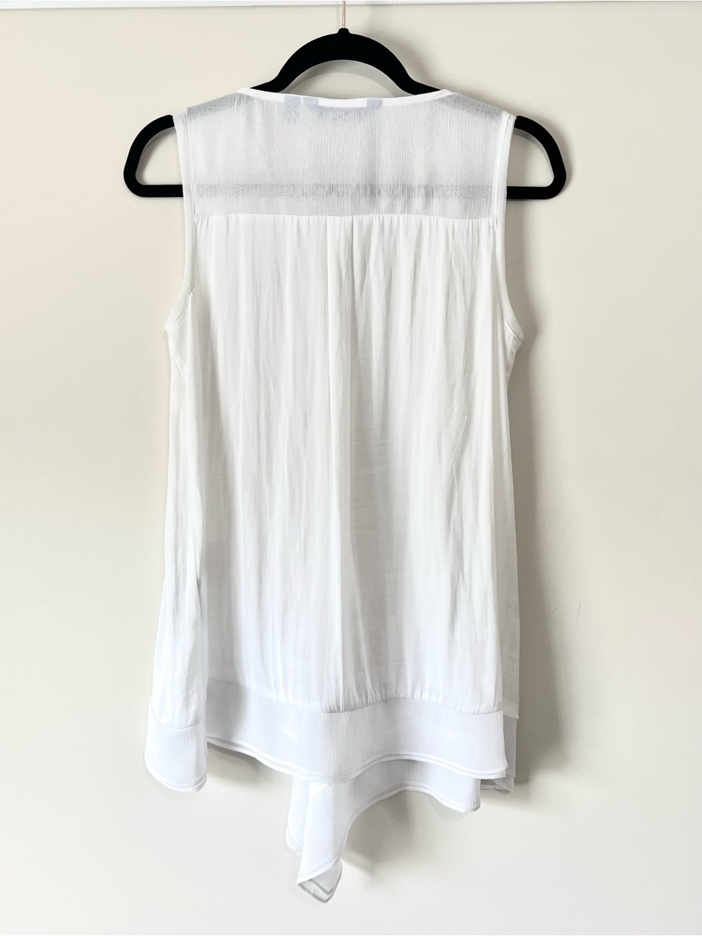 Simply Vera Vera Wang White V-Neck Ruffle Front Sleeveless Top - Picture 10 of 10